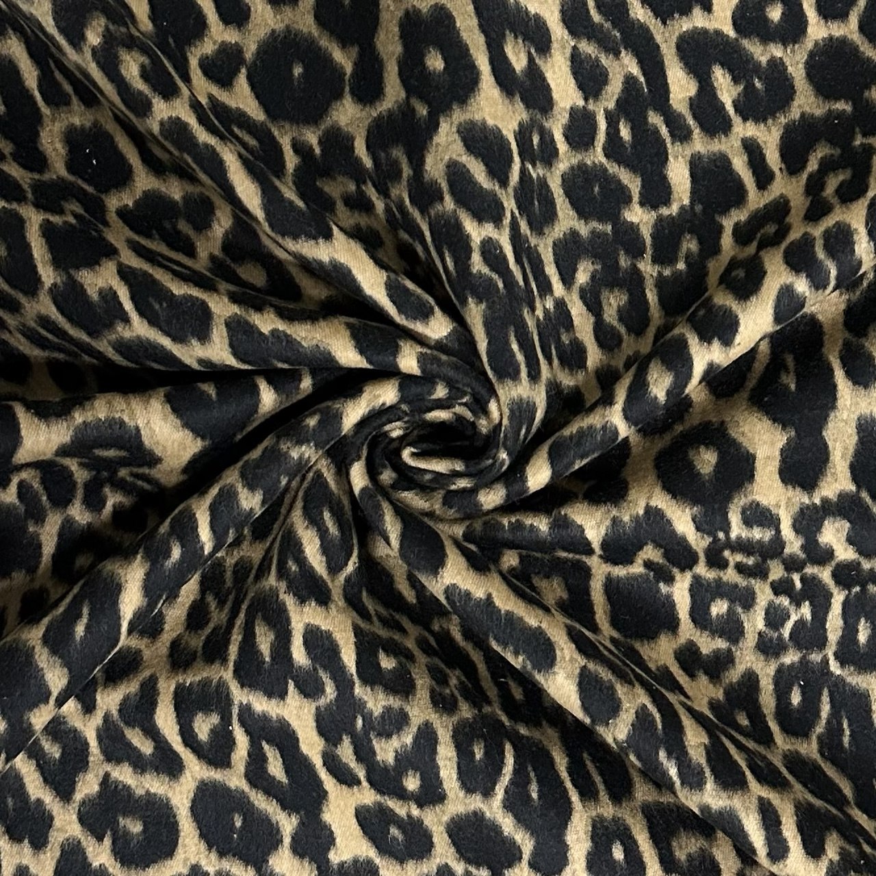Leopard print | Polyester