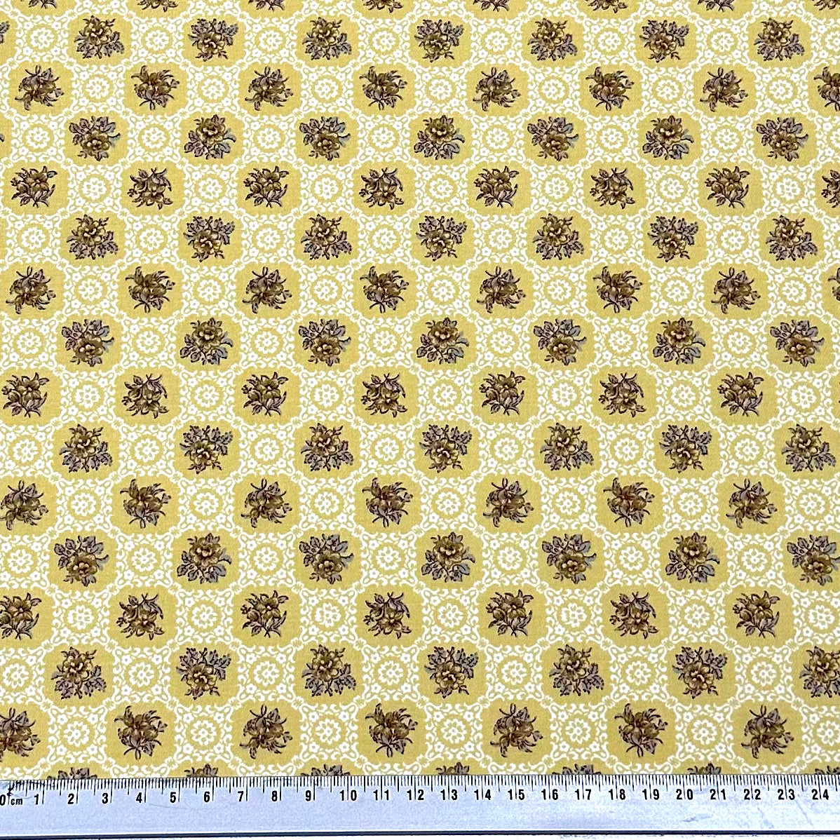 Vintage Floral Tiles - Retro-Blumenmuster | Baumwolle