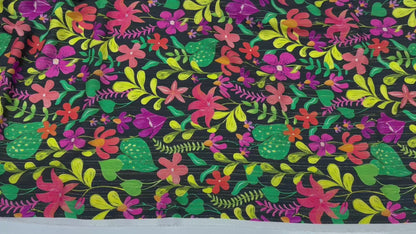 Neon Garden - Bunter Blumenstoff auf dunklem Grund | Viskose