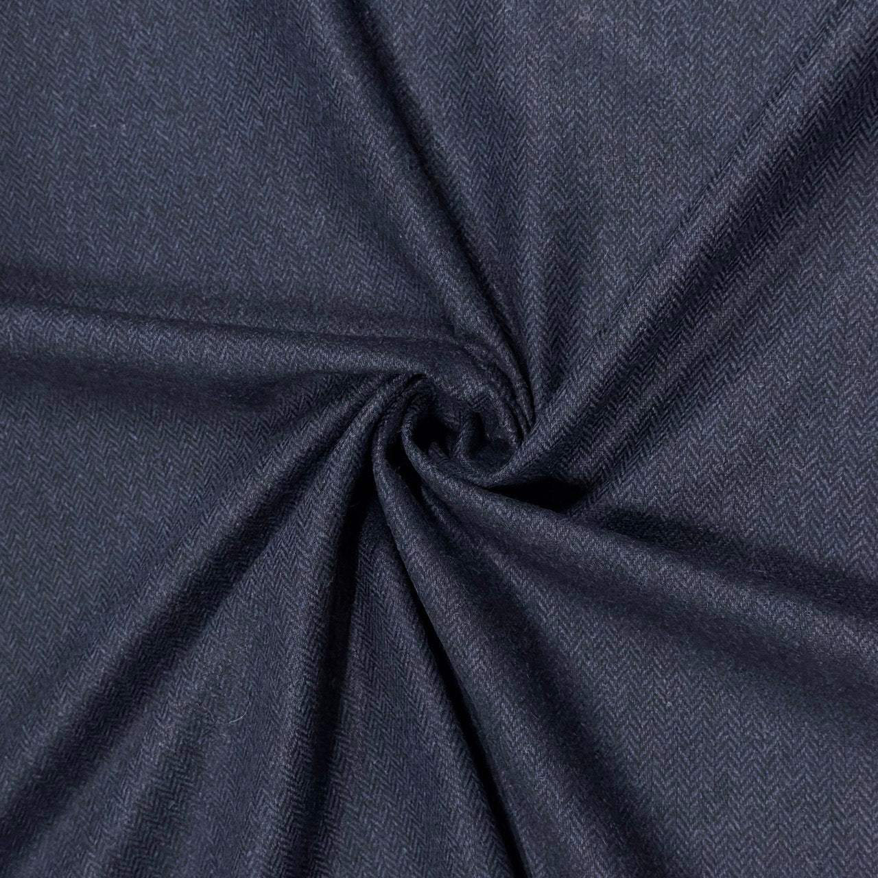 Wollstoff in Dunkelblau mit Fischgrätmuster  | Wolle